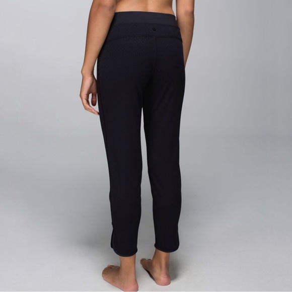 Lululemon perforation shine dot black straight to class slim fit pants - Picture 8 of 14
